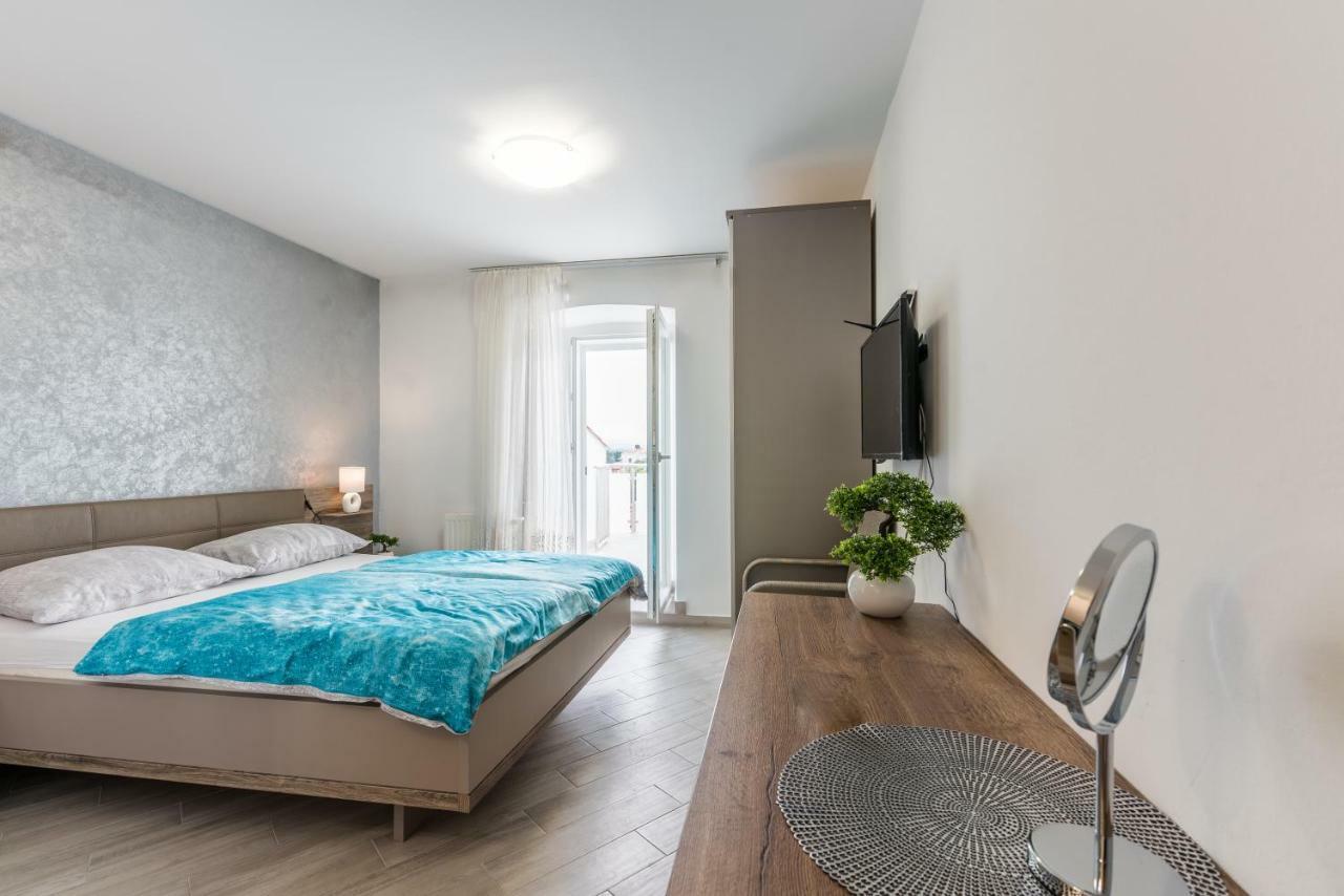 Apartments Vila Dk Malinska Exteriér fotografie